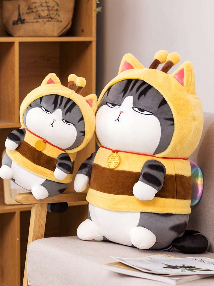Kawaii Katze Bienenstofftier auf dem Sofa