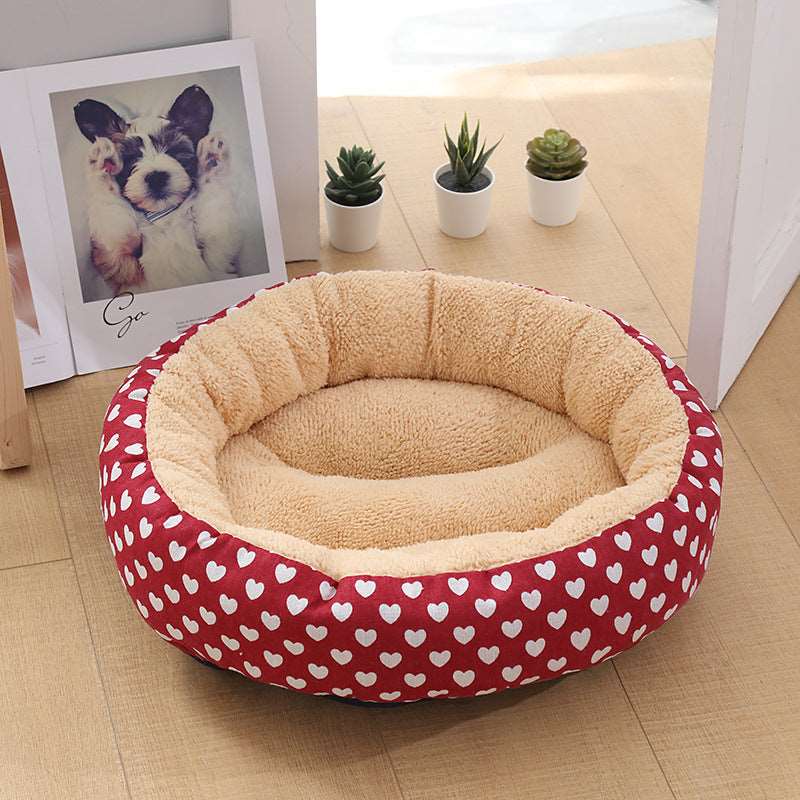 Hundebett rot weiss mit Herzmotiven