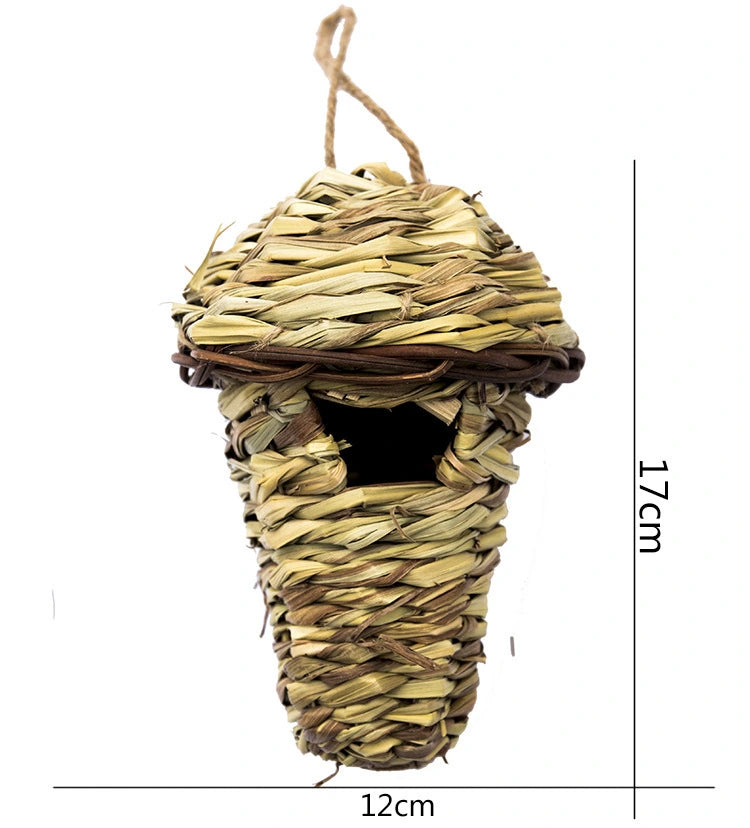 Kuppelvogelnest aus Stroh