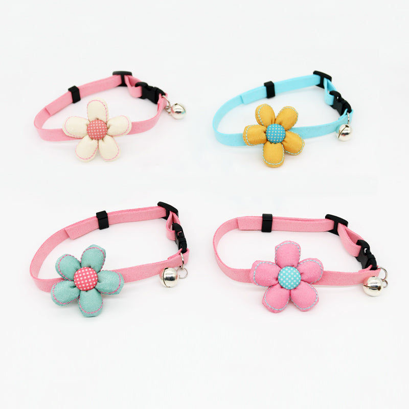Katzenhalsband mit Blumen und Gloeckchenanhänger in allen Farben
