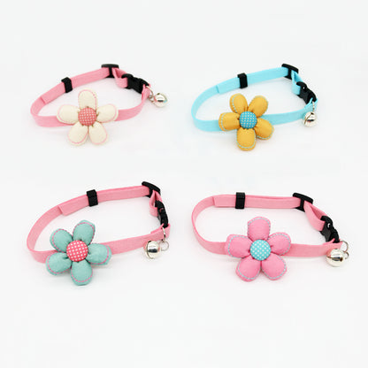 Katzenhalsband mit Blumen und Gloeckchenanhänger in allen Farben