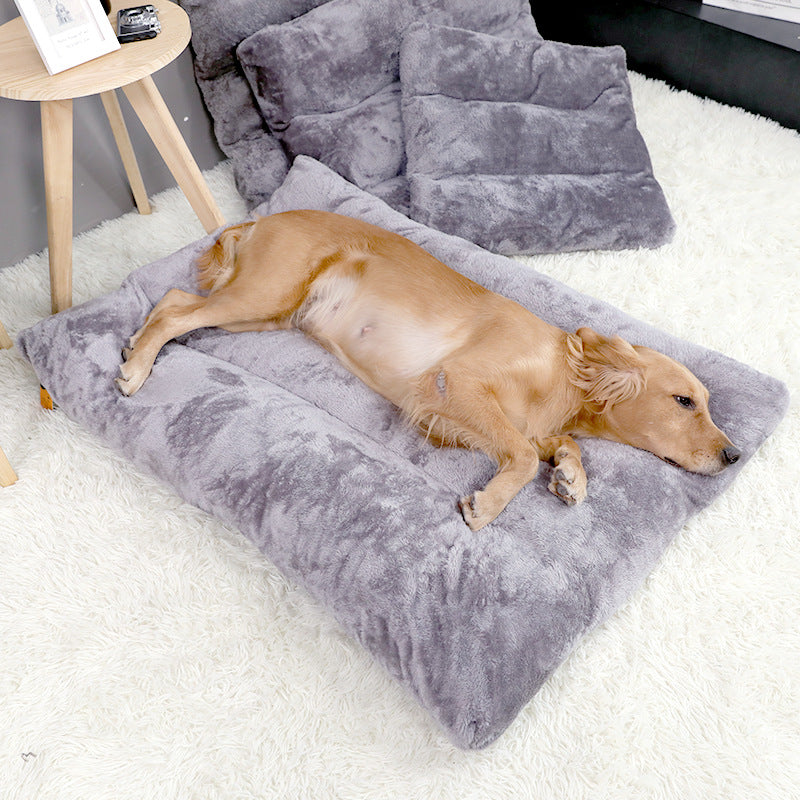 Warme plüschige Hundematte in Grau
