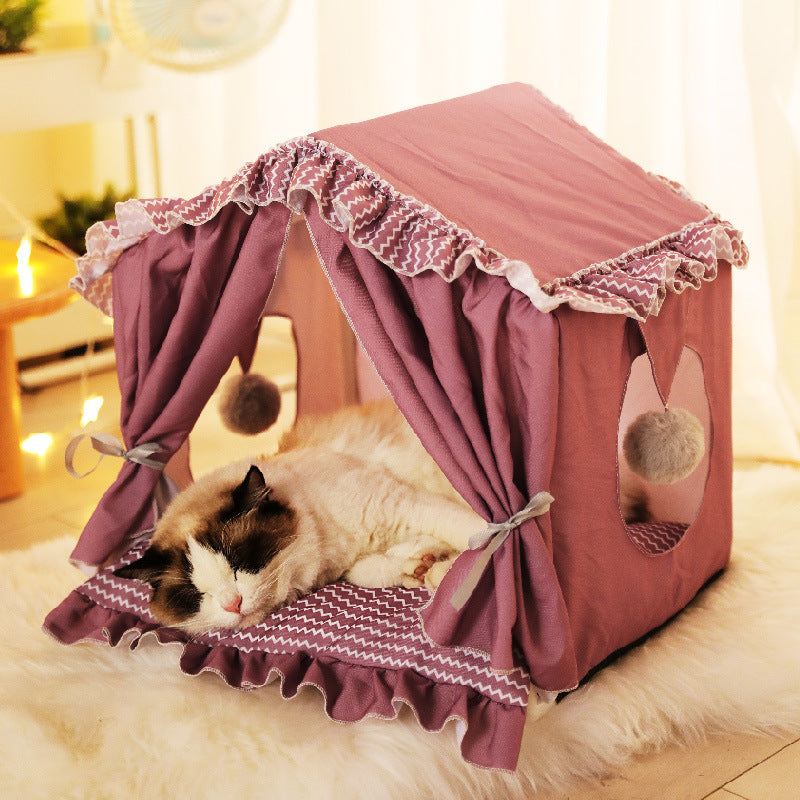 Traumhaftes Katzenzelt in Lila mit Katze