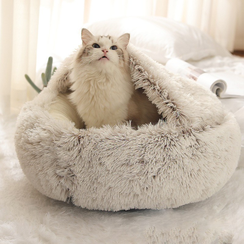 Samtweiche Kuschelhöhle für Hunde und Katzen.